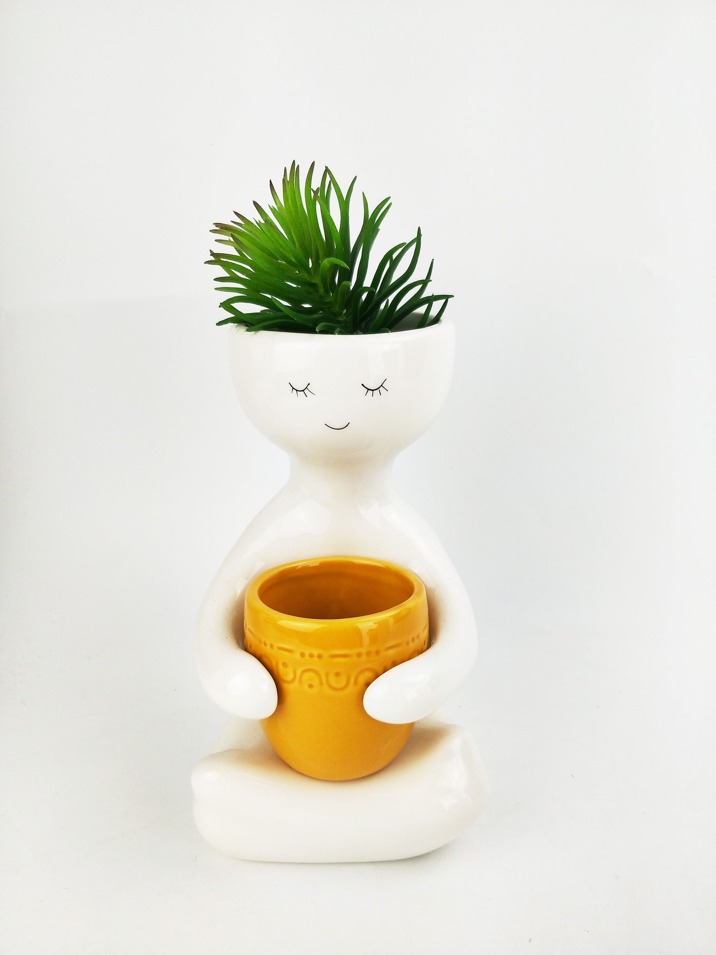 URBAN - Person holding a Pot - Mustard