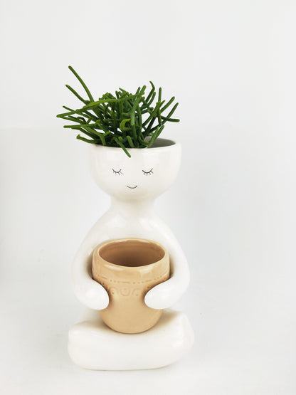 URBAN - Person holding a Pot - Beige